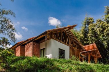 BIM Architecture: Milguaduas Residence Surrounded by Bamboo Grove | Ritmo Arquitectos-BIM WORLD