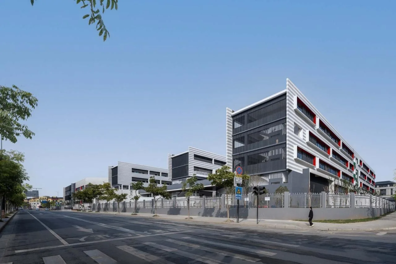 BIM Architecture | Quzhou Xinhua Second School/01 City Architecture Firm