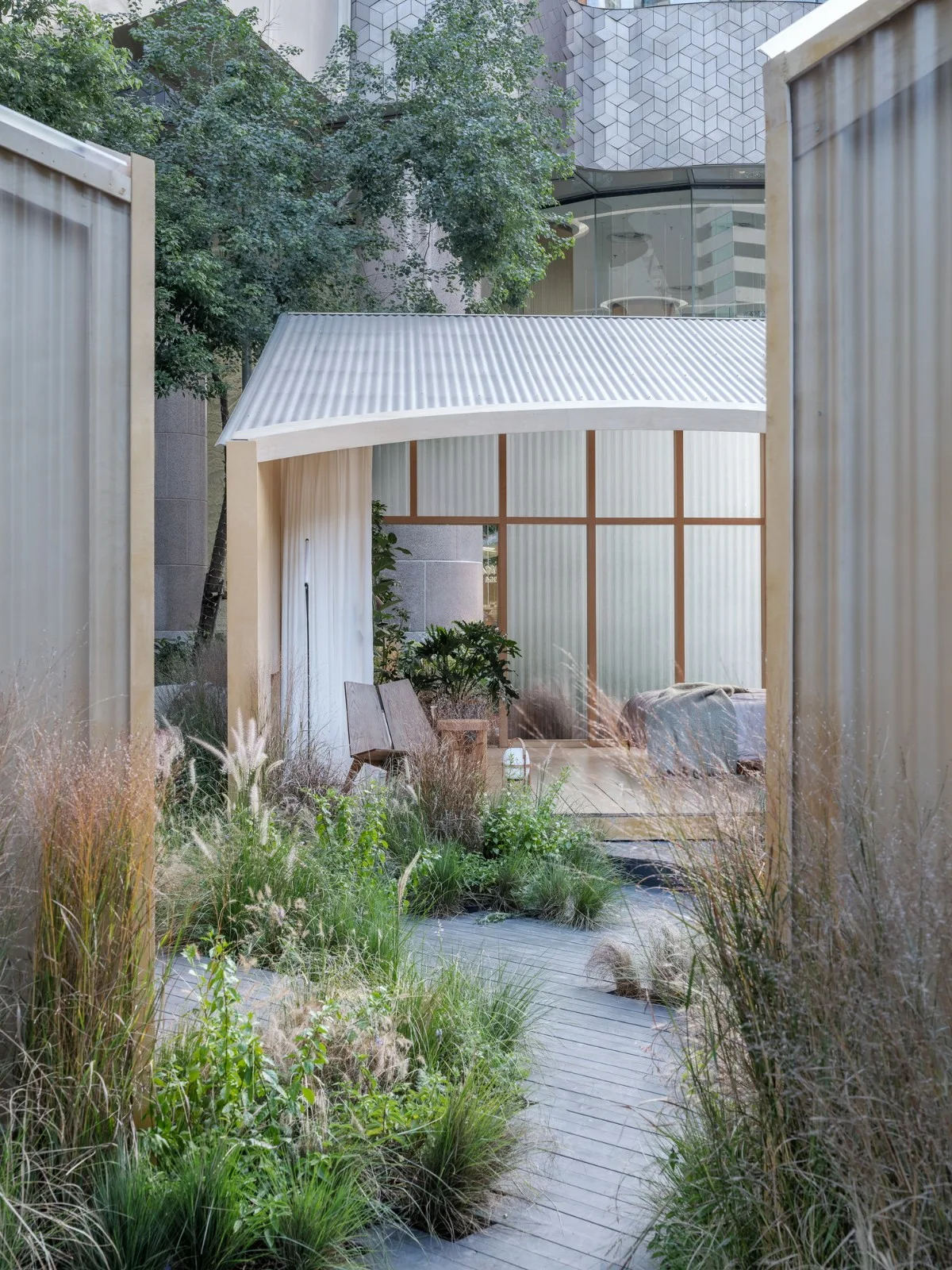BIM Architecture | Room Garden: Space Installation/Room Building Design in the bustling city