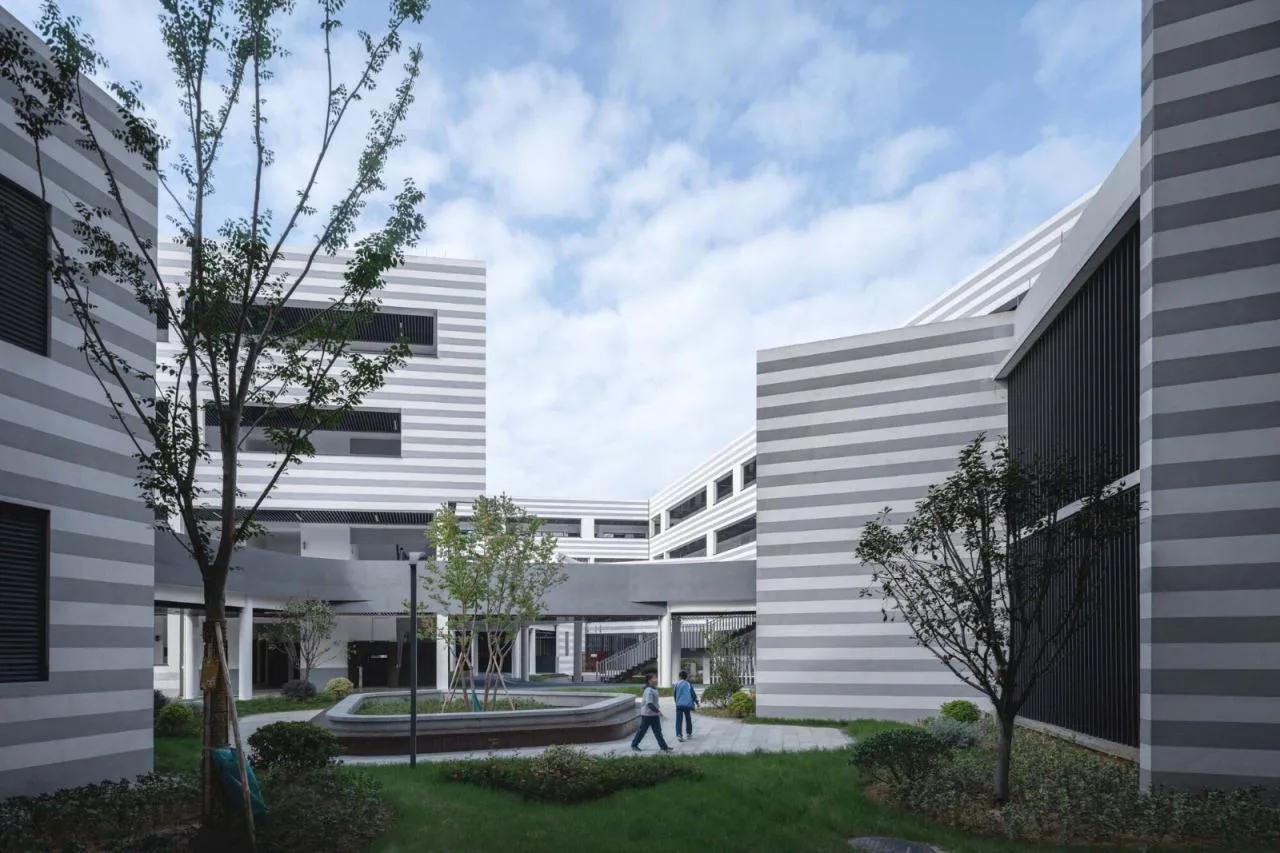 BIM Architecture | Quzhou Xinhua Second School/01 City Architecture Firm