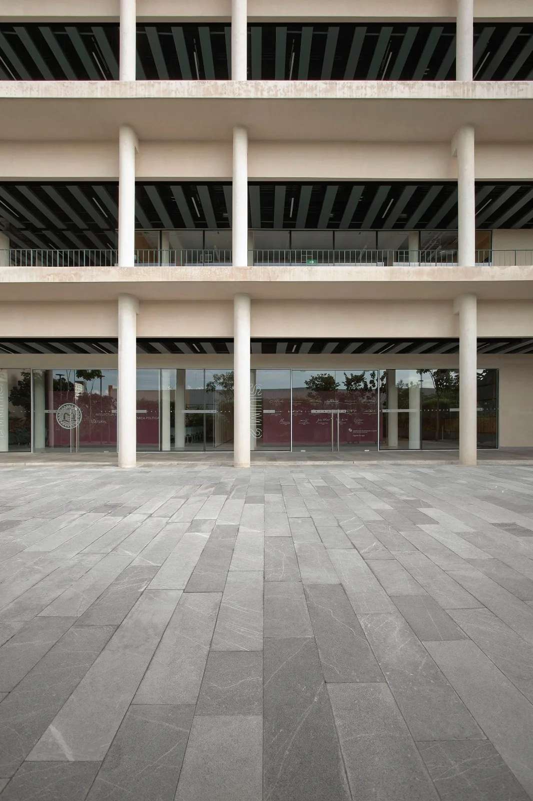 BIM Architecture | Merida Bank and Business School/IUA Ignacio Urquiza Arquitectos