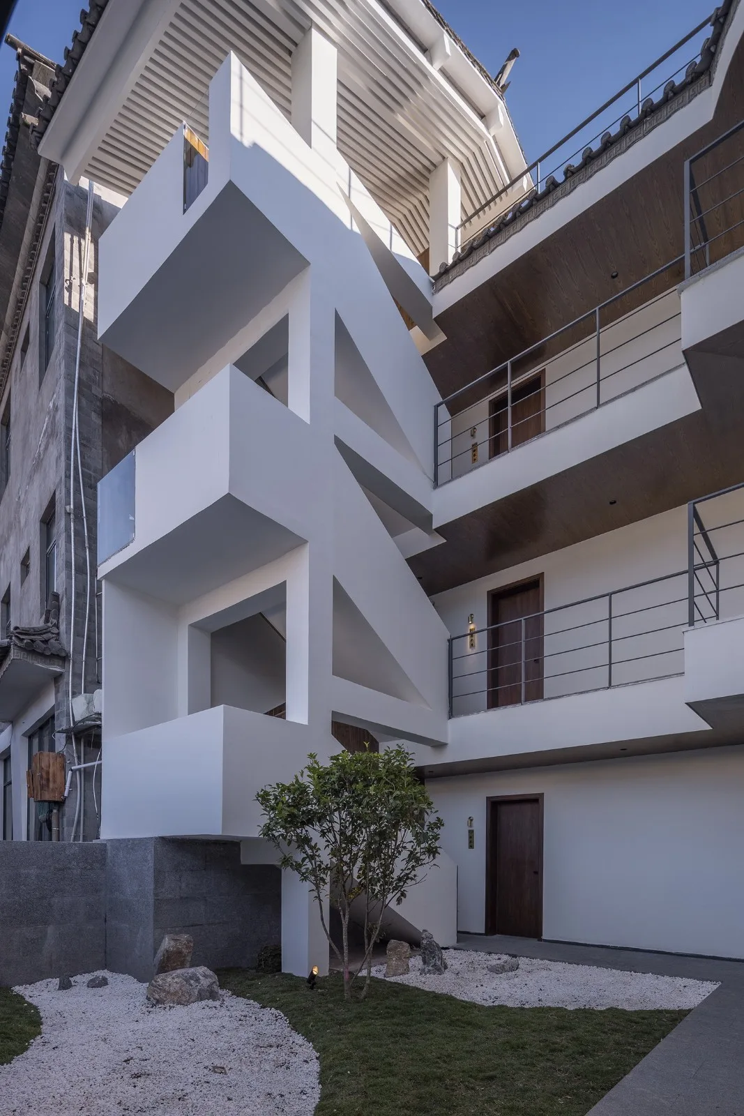 BIM Architecture | Heart Station by the Sea: Design of Dali Shuanglang Taotang Zhi Qiu Resort Hotel/Sanwen Architecture