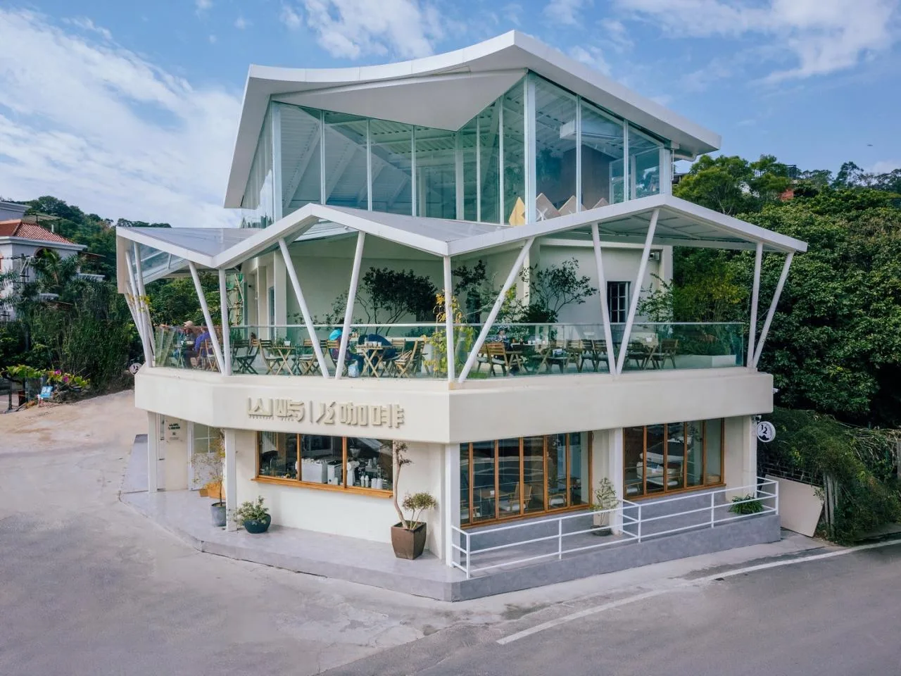 BIM Architecture | Half Island Cafe (Dongpingshan Renovation)/Xiamen University Architectural Design and Research Institute Co., Ltd. (AUAD)