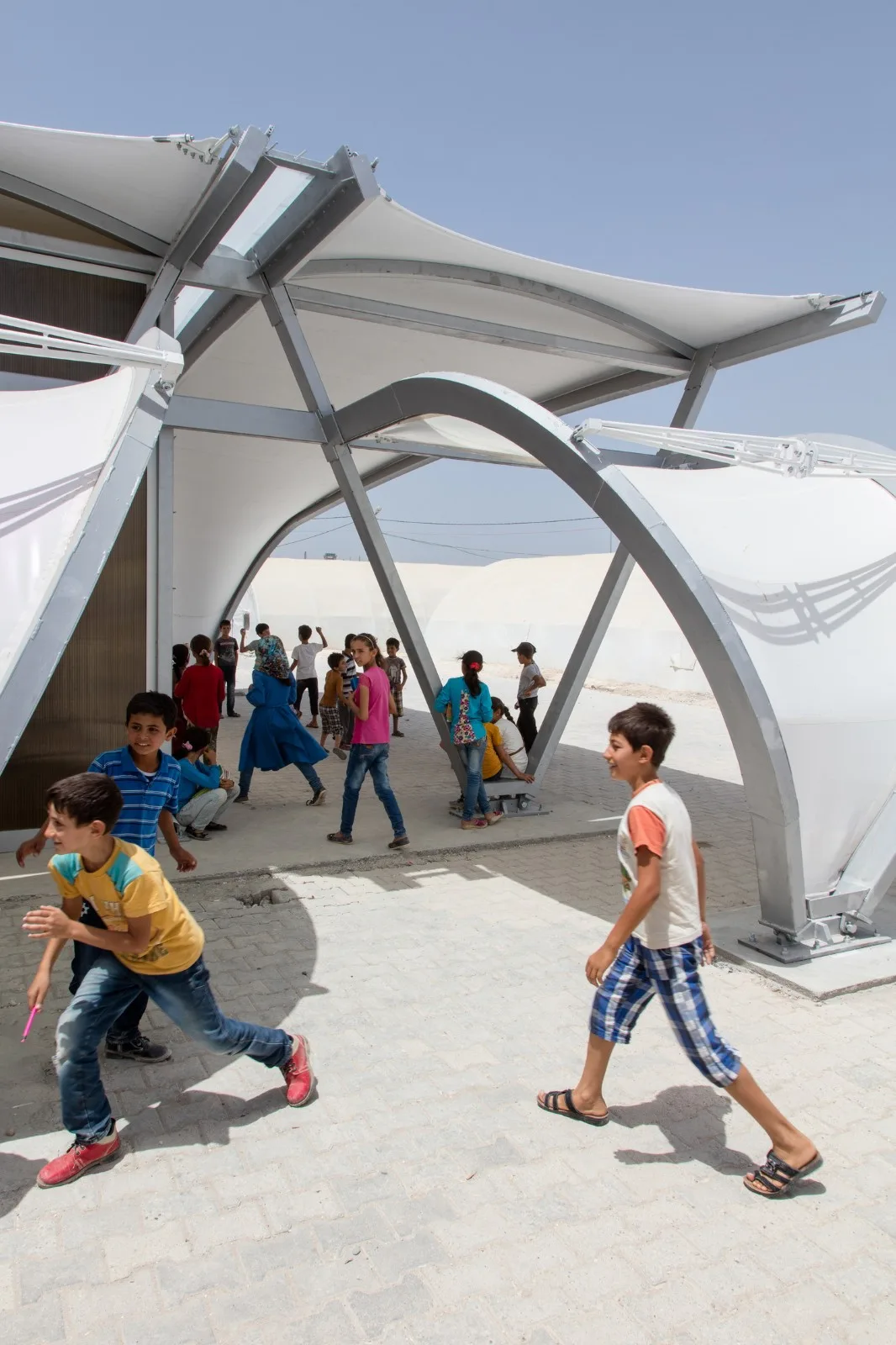 BIM Architecture | Emergency Shelter Tent Built in One Day/Zaha Hadid Architects