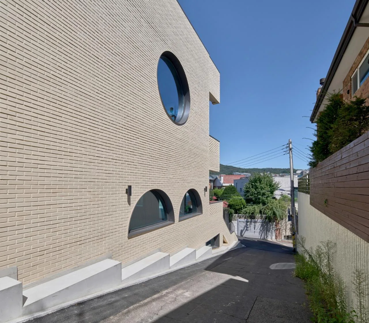 BIM architecture | staircase leading to street corner, Y2 complex/DAAL