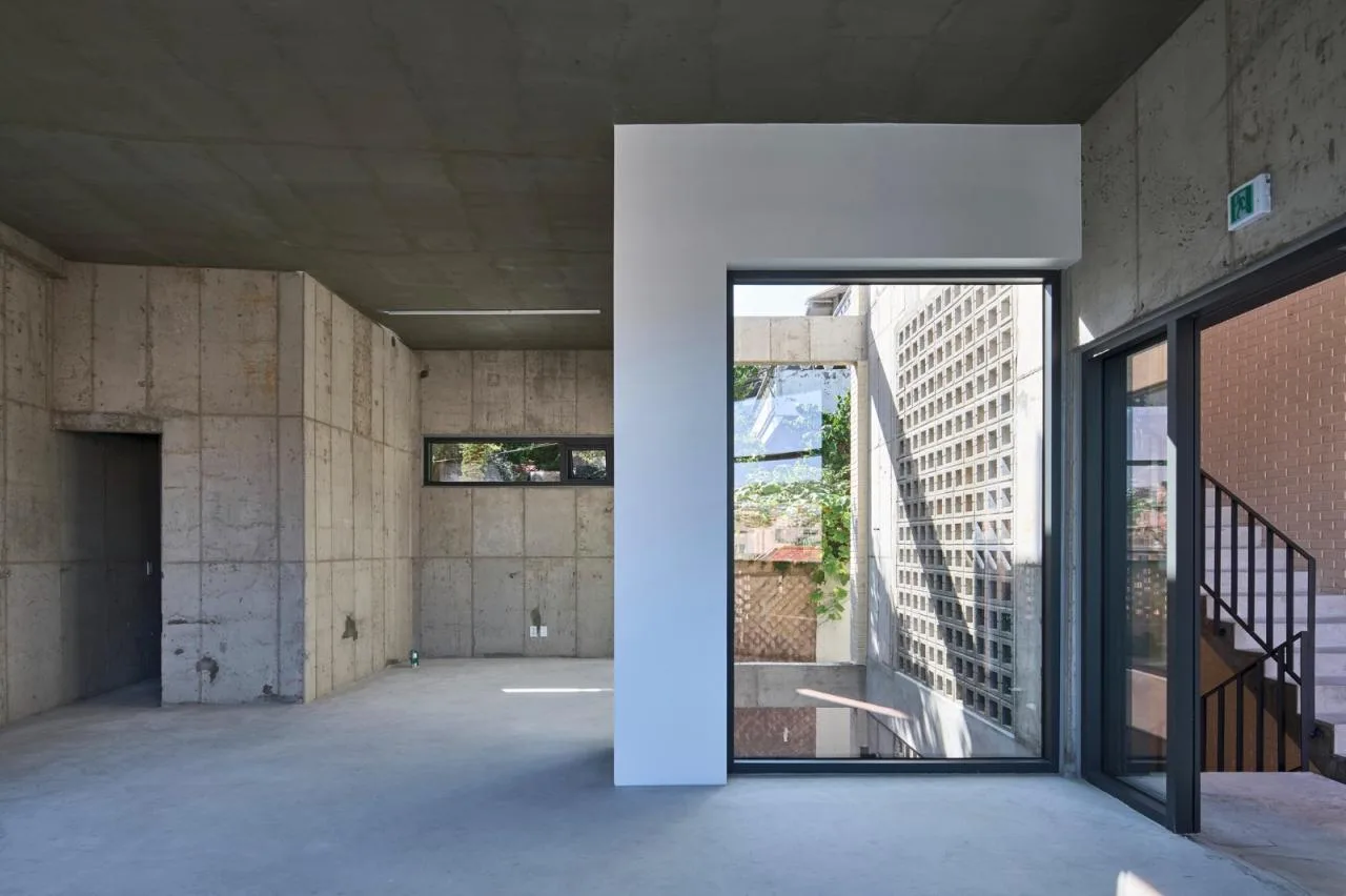 BIM architecture | staircase leading to street corner, Y2 complex/DAAL