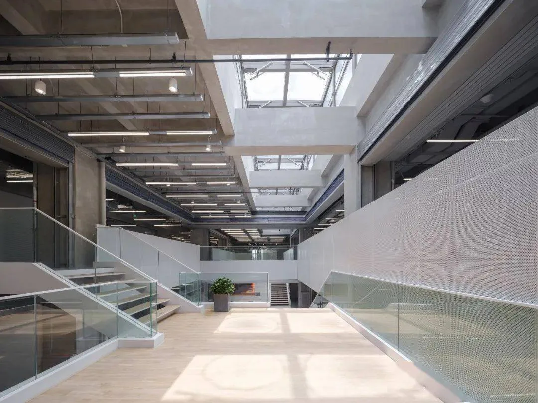 Chuangyi MIX · Luo Xiu Road | Revitalize and rejuvenate, from 'closing old boxes on street corners' to 'green neighborhood reception rooms'/Sanyi Architecture