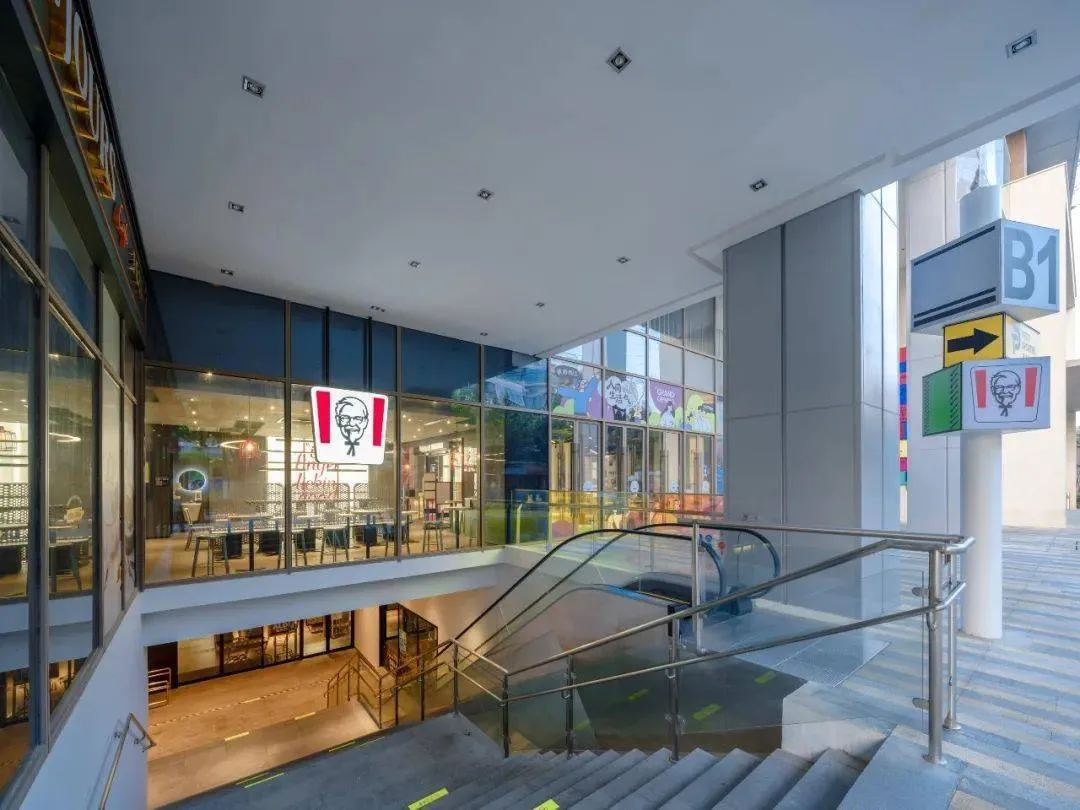 Chuangyi MIX · Luo Xiu Road | Revitalize and rejuvenate, from 'closing old boxes on street corners' to 'green neighborhood reception rooms'/Sanyi Architecture