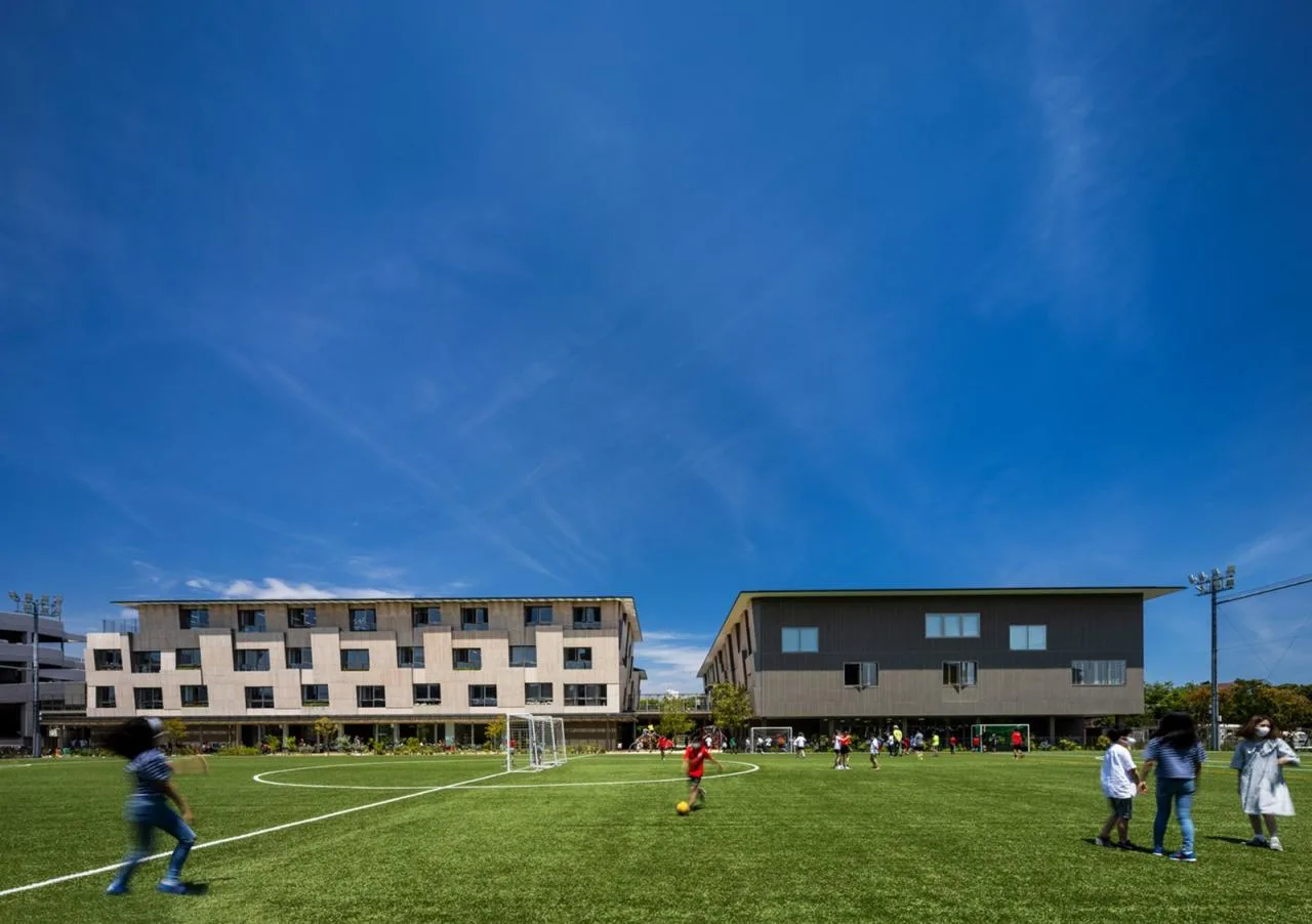 BIM Architecture | Yokohama International School, both interior and exterior wooden finishes/Dacheng Construction+Kengo Kuma Architecture Urban Design Firm