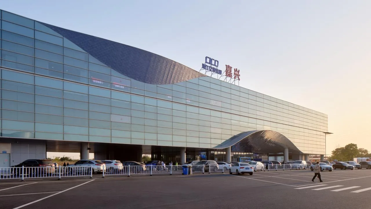 BIM Architecture | Jiaxing Service Area of Shanghai Hangzhou Expressway: Complex on the Highway/Goa Elephant Design