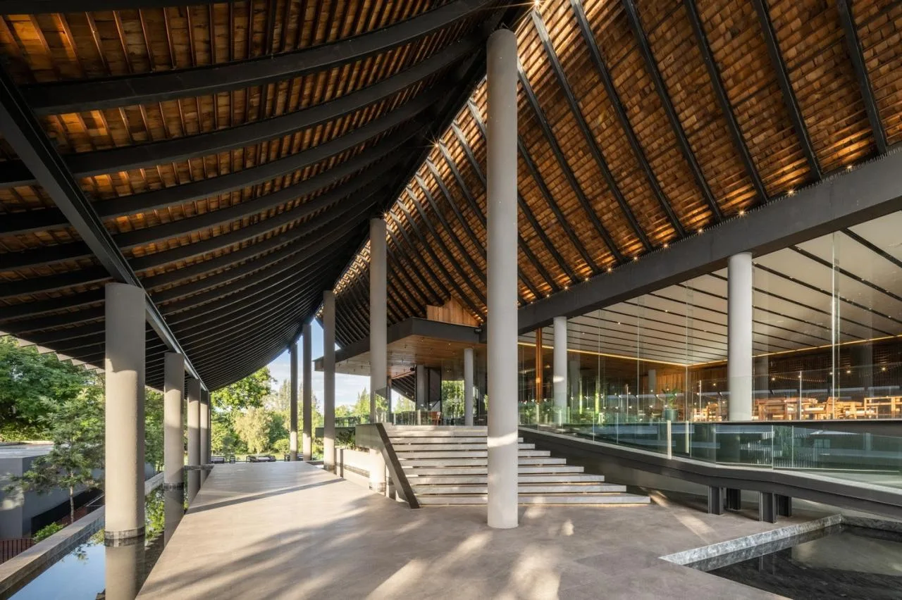 BIM Architecture | Mega scale Thai restaurant Keereetara/IDIN Architects