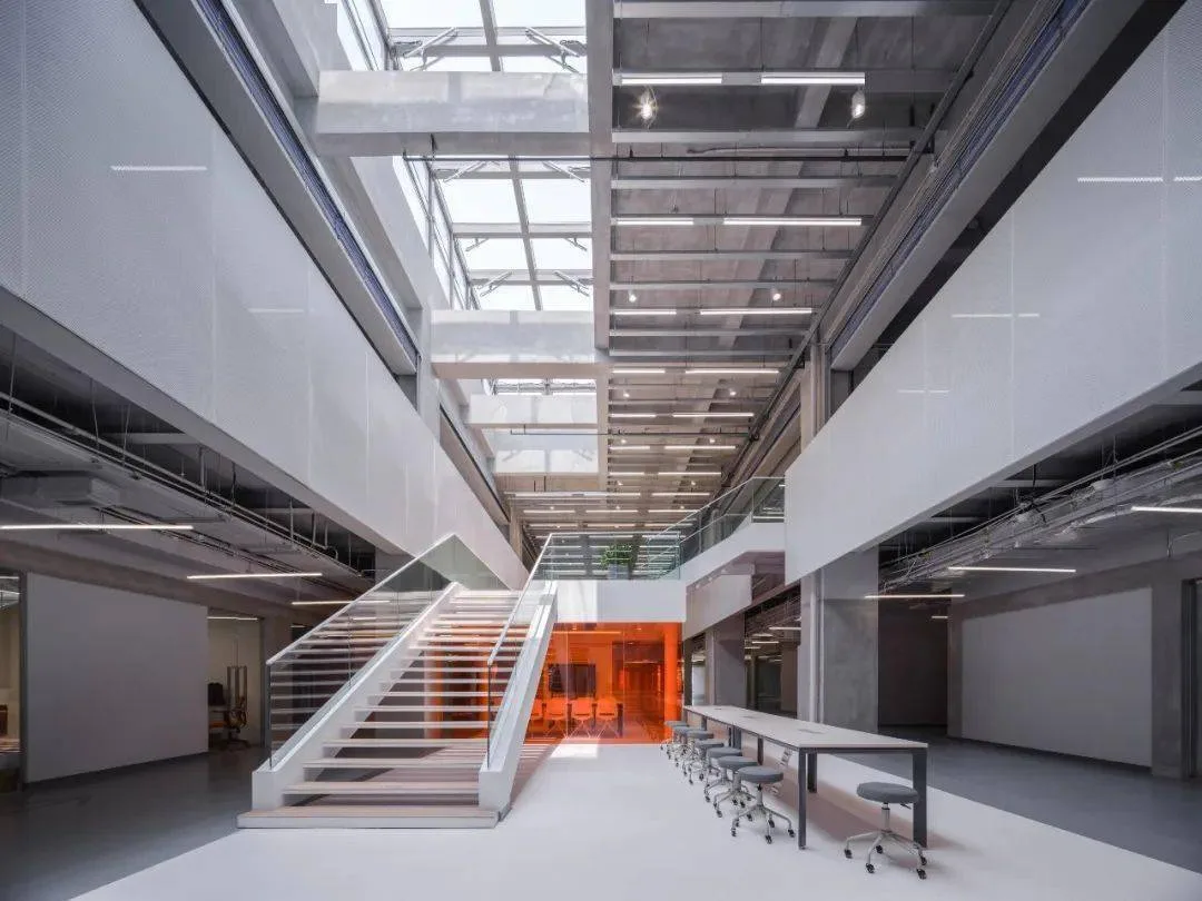 Chuangyi MIX · Luo Xiu Road | Revitalize and rejuvenate, from 'closing old boxes on street corners' to 'green neighborhood reception rooms'/Sanyi Architecture