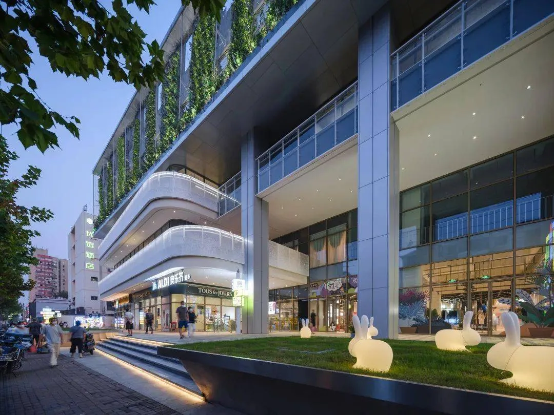 Chuangyi MIX · Luo Xiu Road | Revitalize and rejuvenate, from 'closing old boxes on street corners' to 'green neighborhood reception rooms'/Sanyi Architecture