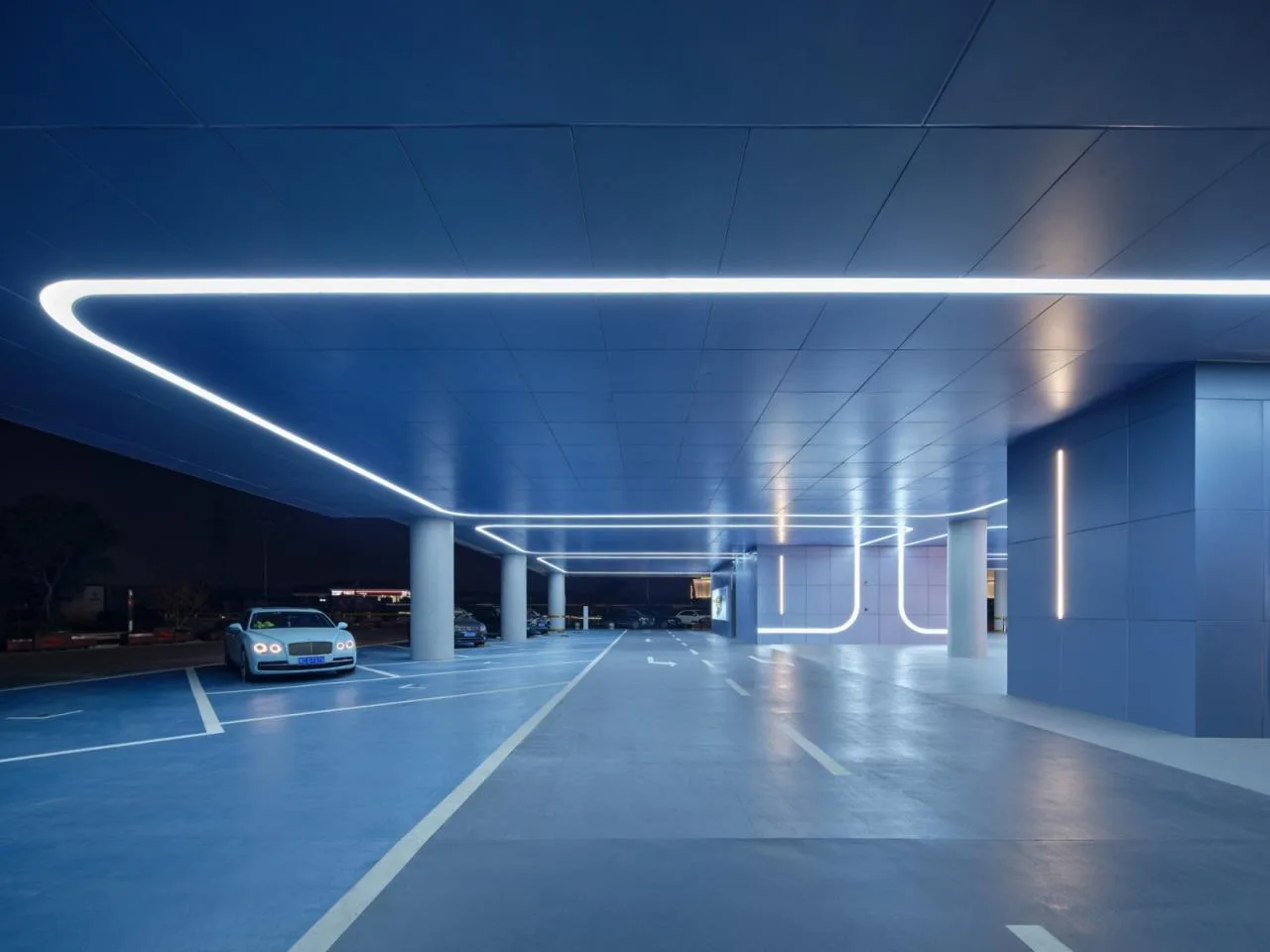 BIM Architecture | Jiaxing Service Area of Shanghai Hangzhou Expressway: Complex on the Highway/Goa Elephant Design