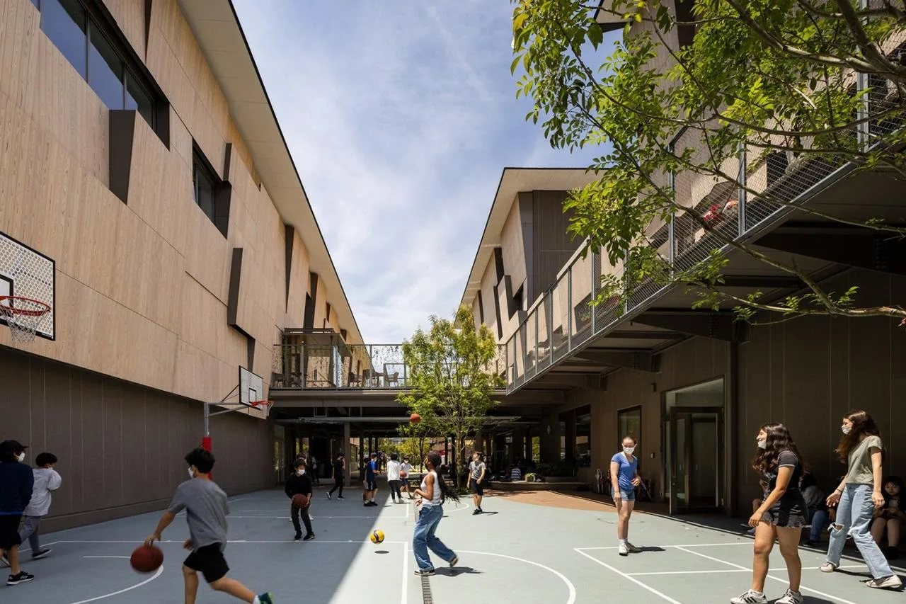 BIM Architecture | Yokohama International School, both interior and exterior wooden finishes/Dacheng Construction+Kengo Kuma Architecture Urban Design Firm