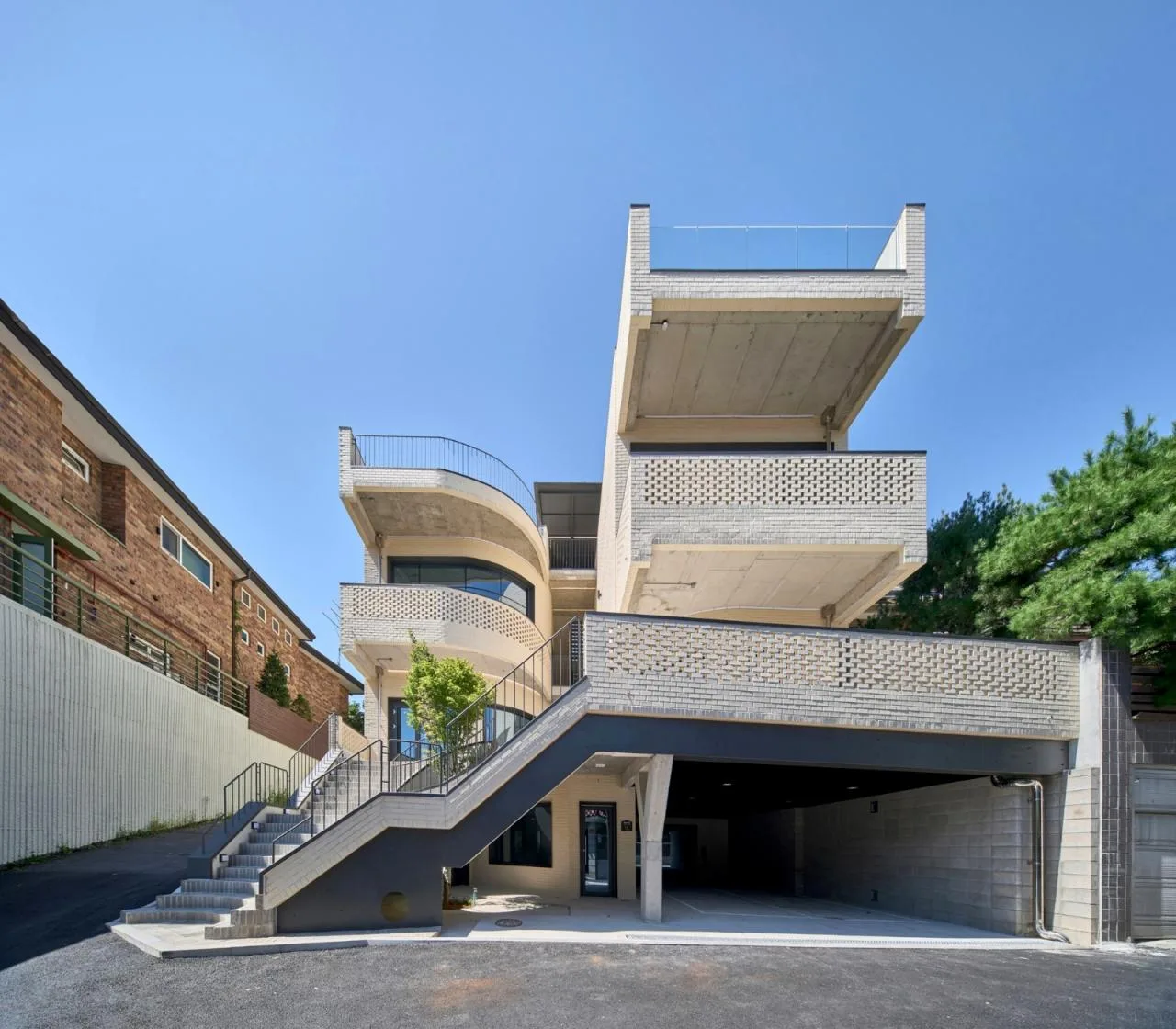 BIM architecture | staircase leading to street corner, Y2 complex/DAAL