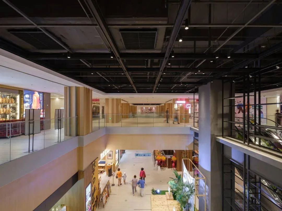 Chuangyi MIX · Luo Xiu Road | Revitalize and rejuvenate, from 'closing old boxes on street corners' to 'green neighborhood reception rooms'/Sanyi Architecture