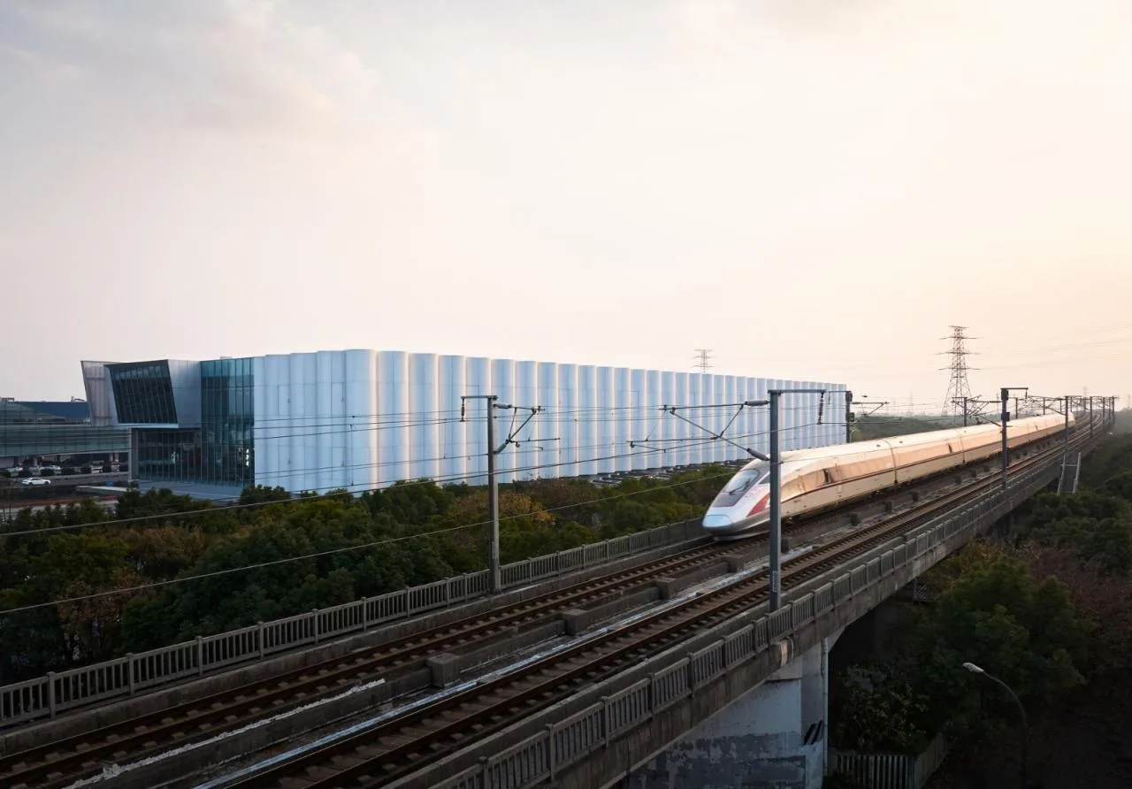 BIM Architecture | Jiaxing Service Area of Shanghai Hangzhou Expressway: Complex on the Highway/Goa Elephant Design