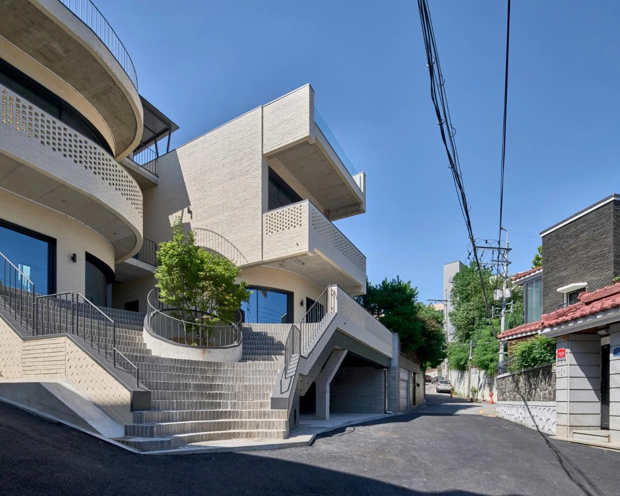 BIM architecture | staircase leading to street corner, Y2 complex/DAAL
