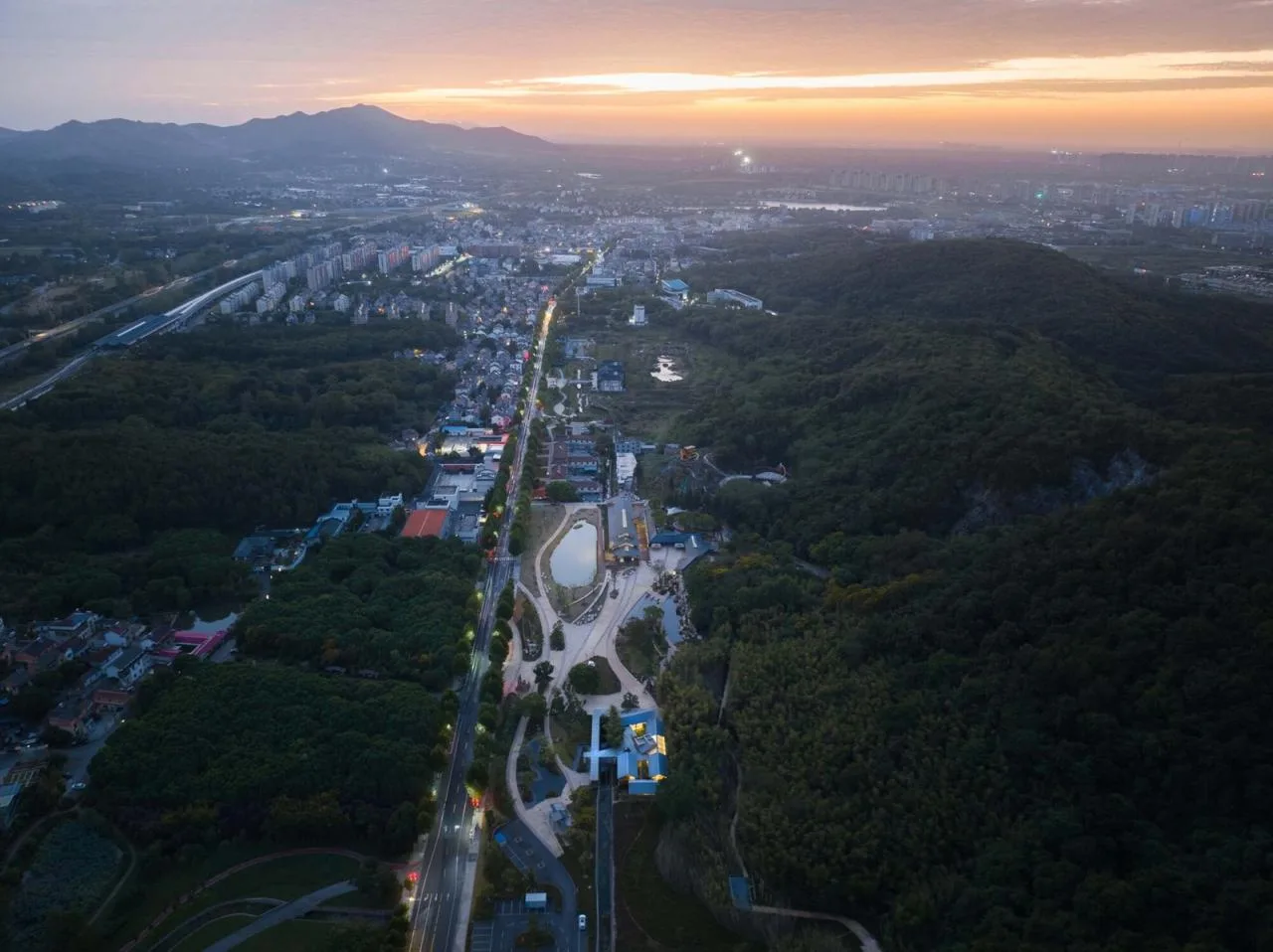 BIM Architecture | Nanjing Tangshan Ape Man Cave Tourist Station/Architecture Technology and Art (ATA) Studio of Southeast University Architectural Design and Research Institute