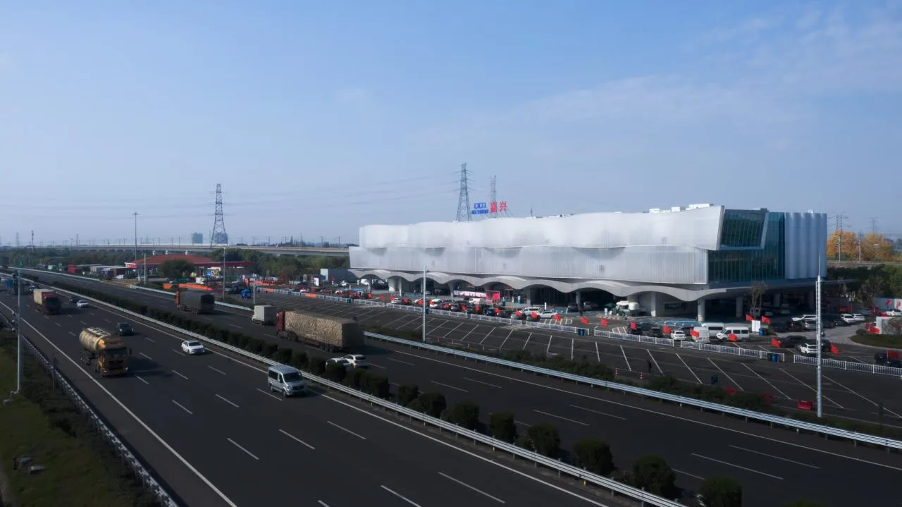 BIM Architecture | Jiaxing Service Area of Shanghai Hangzhou Expressway: Complex on the Highway/Goa Elephant Design