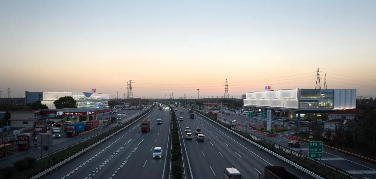 BIM Architecture | Jiaxing Service Area of Shanghai Hangzhou Expressway: Complex on the Highway/Goa Elephant Design