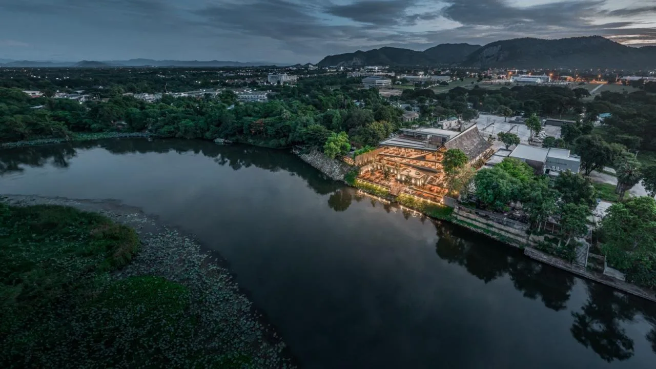 BIM Architecture | Mega scale Thai restaurant Keereetara/IDIN Architects