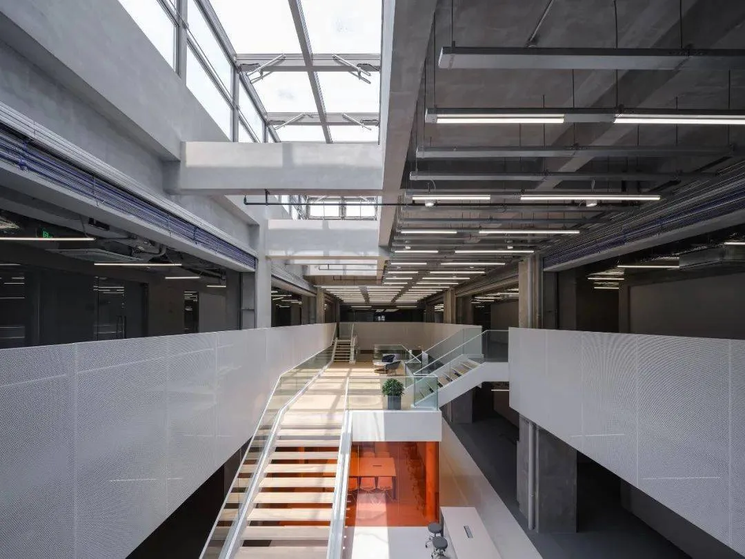 Chuangyi MIX · Luo Xiu Road | Revitalize and rejuvenate, from 'closing old boxes on street corners' to 'green neighborhood reception rooms'/Sanyi Architecture