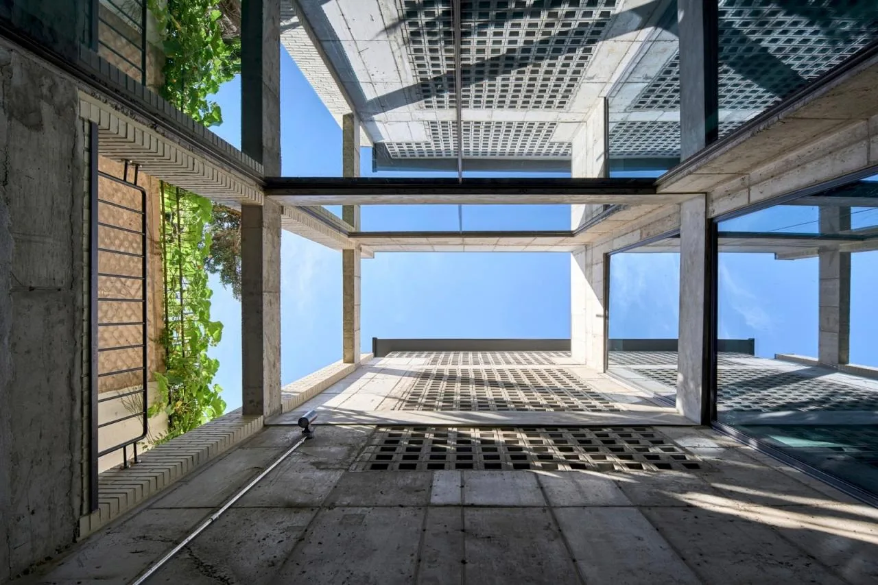 BIM architecture | staircase leading to street corner, Y2 complex/DAAL