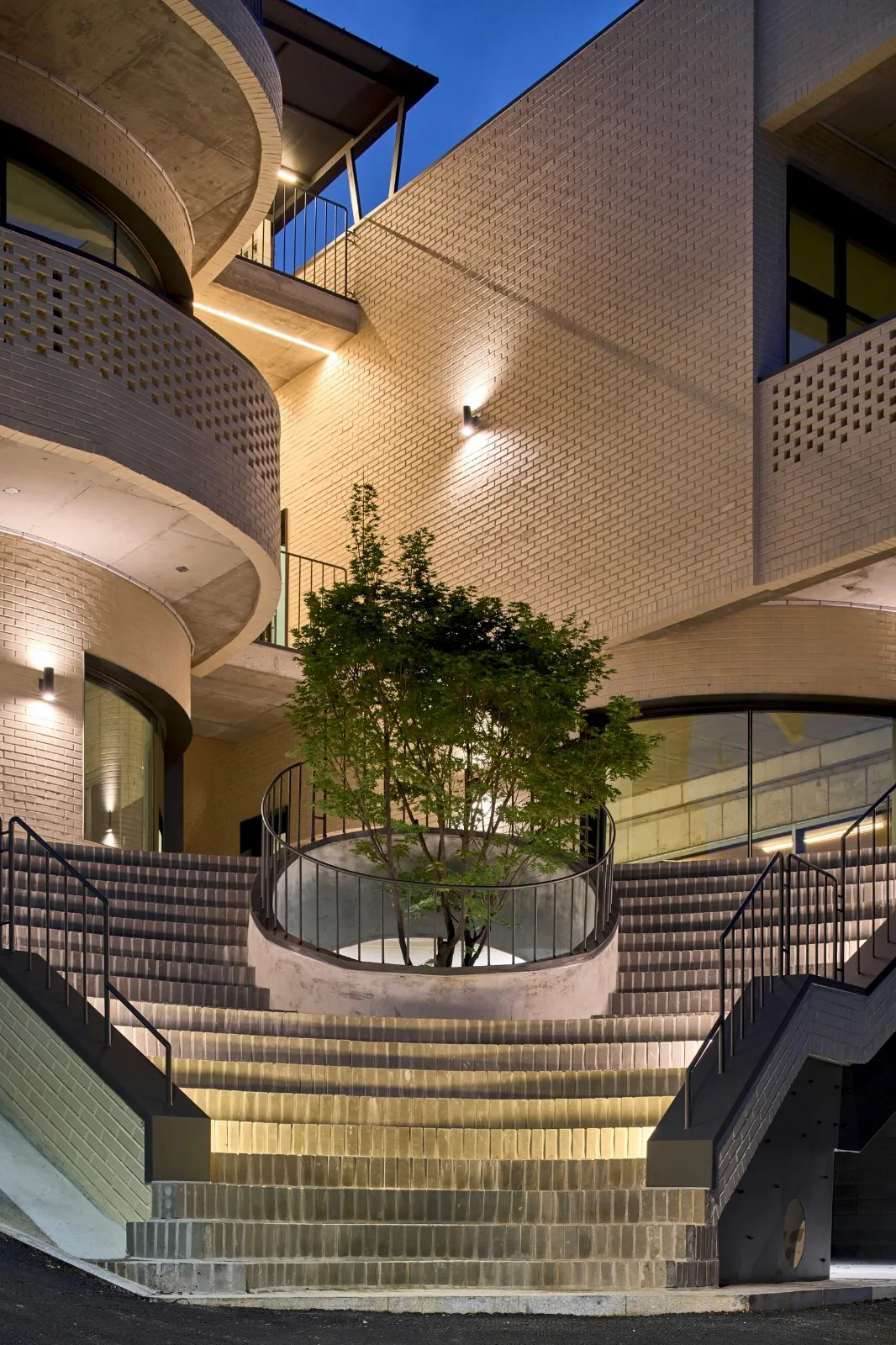 BIM architecture | staircase leading to street corner, Y2 complex/DAAL