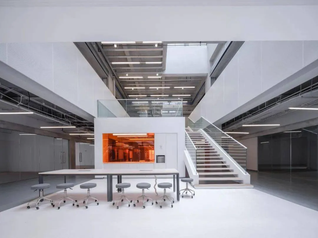 Chuangyi MIX · Luo Xiu Road | Revitalize and rejuvenate, from 'closing old boxes on street corners' to 'green neighborhood reception rooms'/Sanyi Architecture