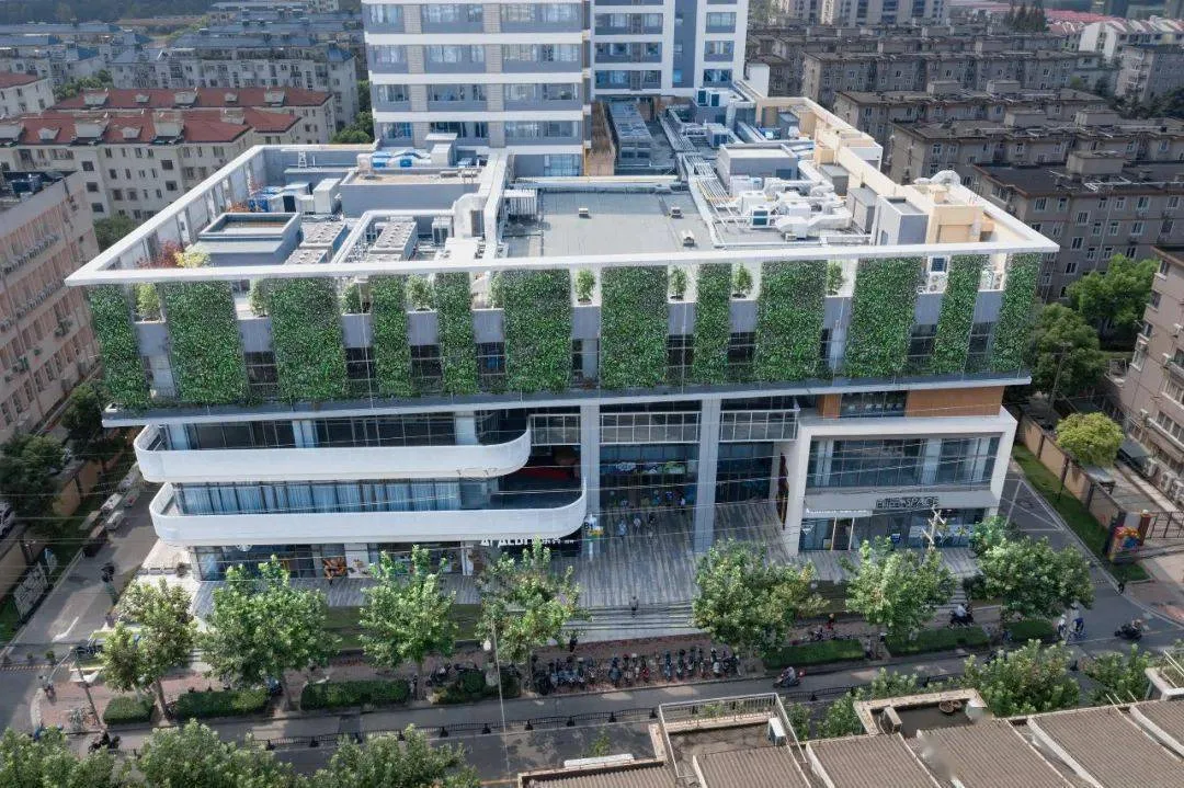 Chuangyi MIX · Luo Xiu Road | Revitalize and rejuvenate, from 'closing old boxes on street corners' to 'green neighborhood reception rooms'/Sanyi Architecture