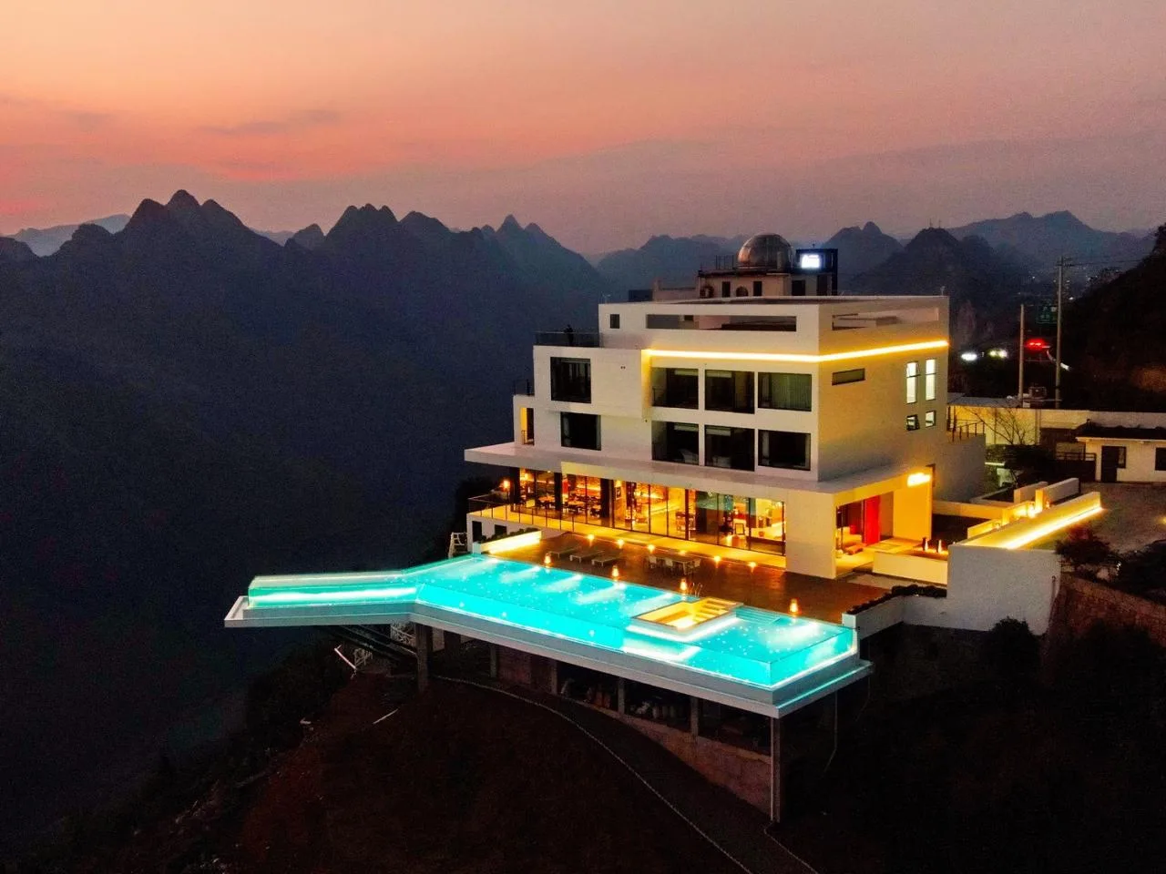 BIM Architecture | Cliff Edge Sky Homestay: Yaojia Wangpu/Shanghai Yaoshun Architectural Design Co., Ltd