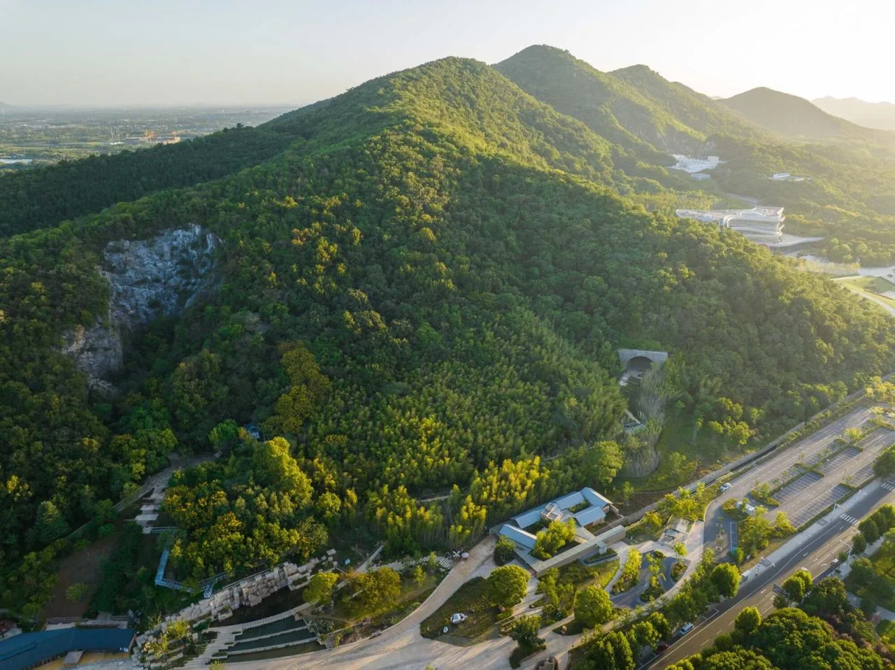 BIM Architecture | Nanjing Tangshan Ape Man Cave Tourist Station/Architecture Technology and Art (ATA) Studio of Southeast University Architectural Design and Research Institute