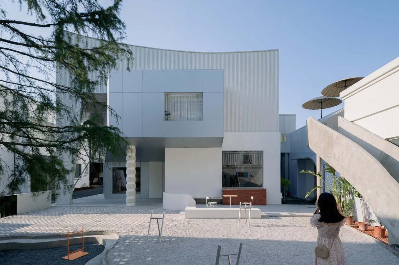 BIM Architecture | Flop Art Space/House and Poetry Architecture Firm