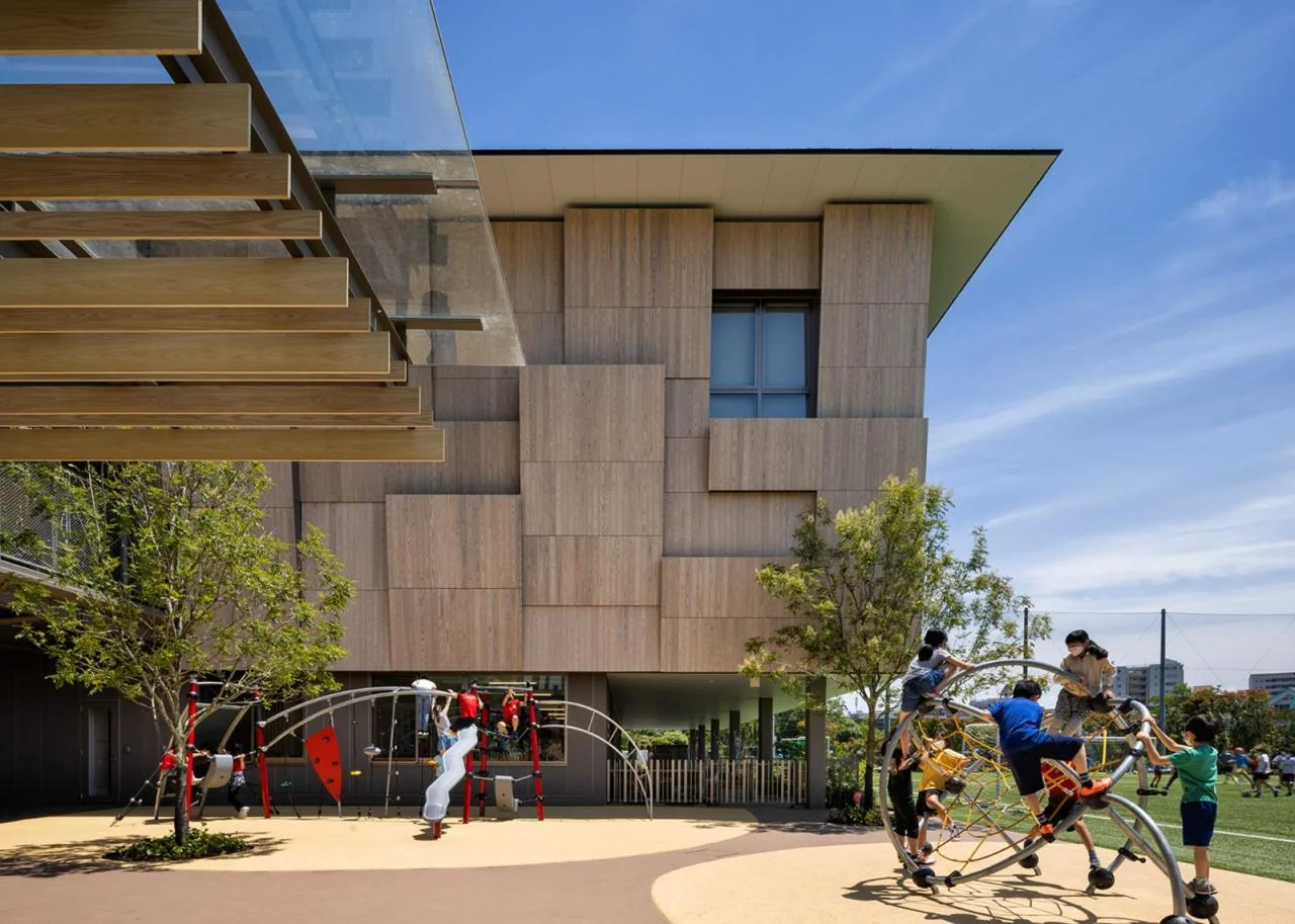 BIM Architecture | Yokohama International School, both interior and exterior wooden finishes/Dacheng Construction+Kengo Kuma Architecture Urban Design Firm