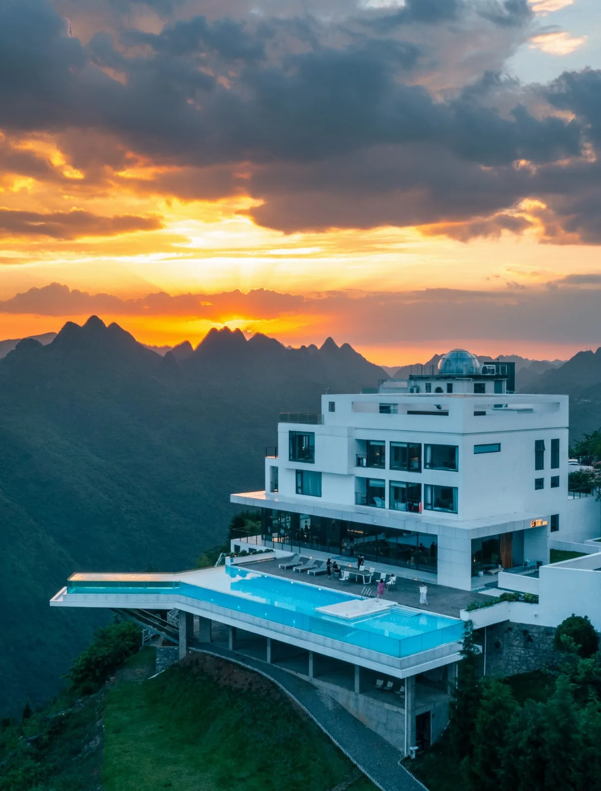 BIM Architecture | Cliff Edge Sky Homestay: Yaojia Wangpu/Shanghai Yaoshun Architectural Design Co., Ltd