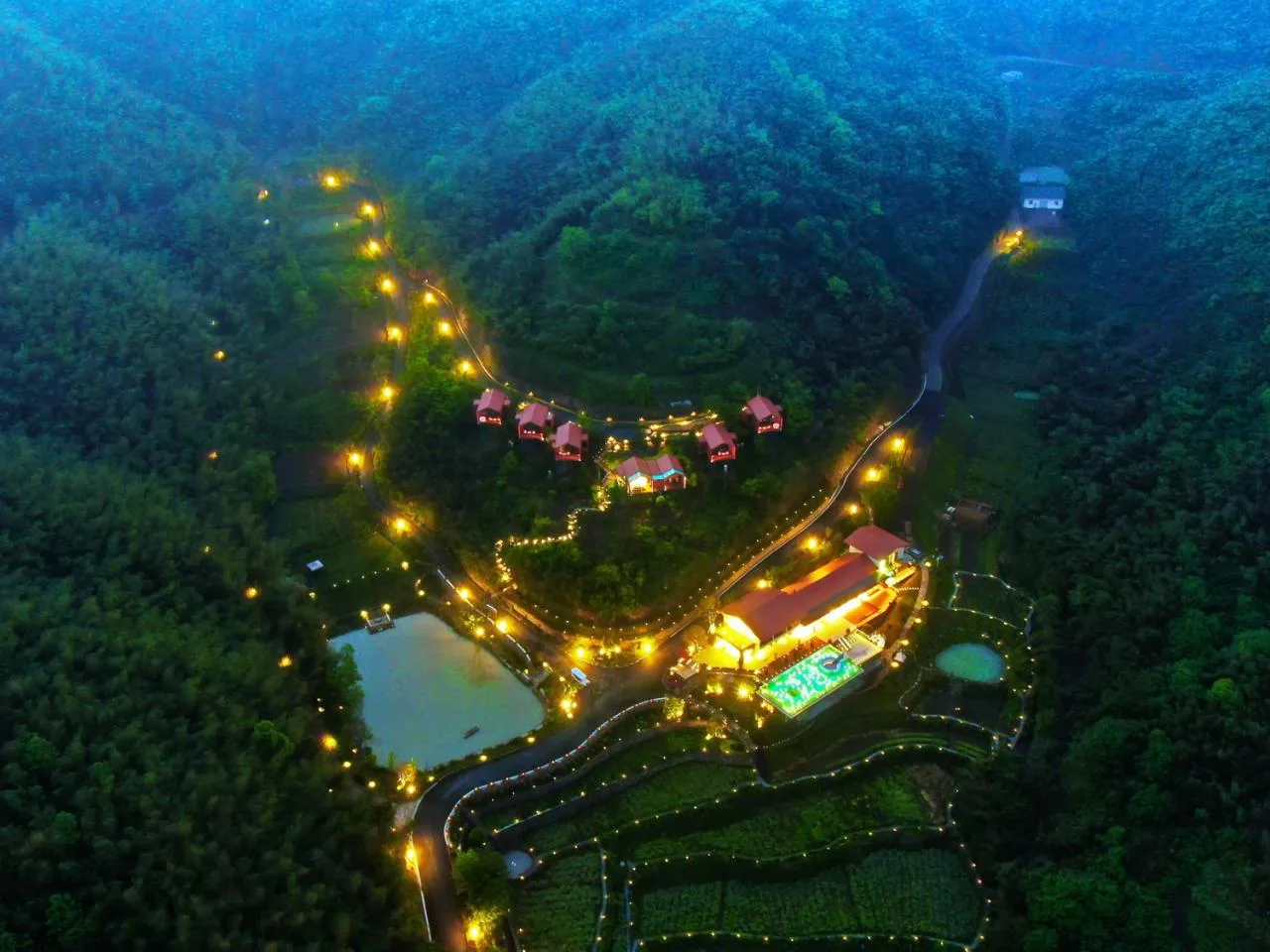 BIM Architecture | Valley Villa in the Stretching Mountains: Yaojia Yangxin Villa/Shanghai Yaoshun Architectural Design Co., Ltd