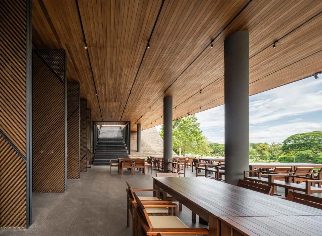 BIM Architecture | Mega scale Thai restaurant Keereetara/IDIN Architects