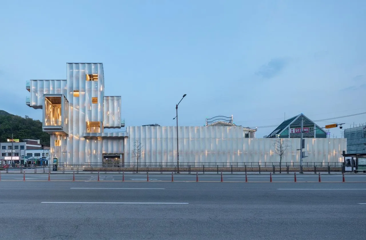 BIM Architecture | Advanced Use of Perforated Panels, Thousand Plateau Observation Deck/Emer sys
