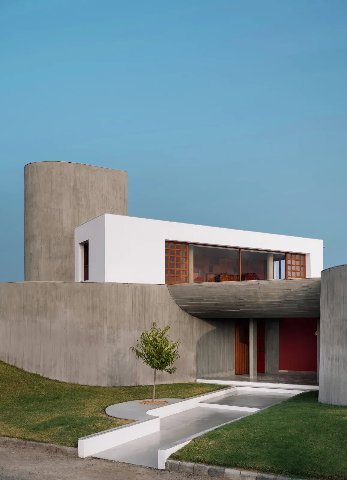 BIM Architecture | Enclosed Home/Design Ni Dukaan