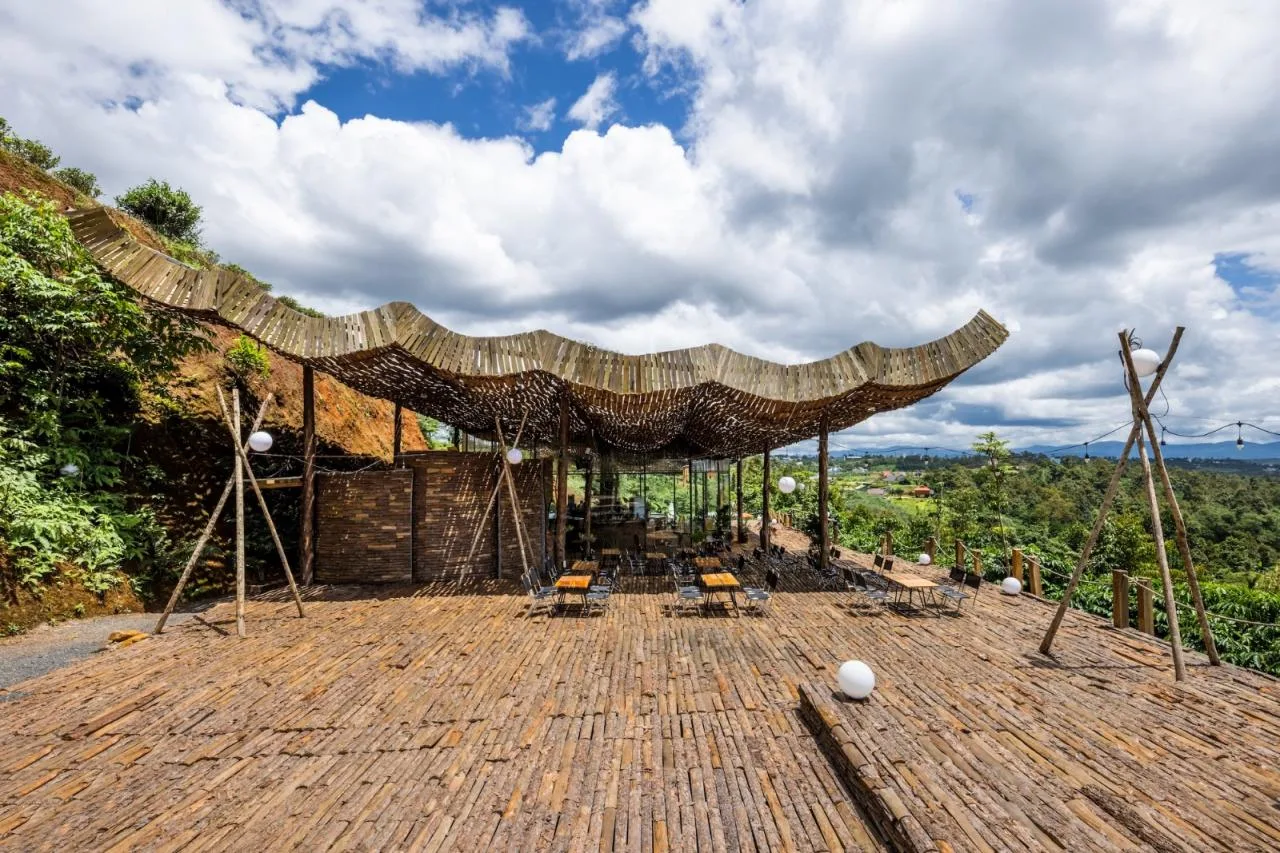 BIM Architecture | Faint Look at the Sky, Ruan's Coffee/The Bloom