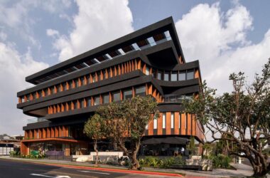 BIM Architecture in Action: AEME Commercial Building by Paz Arquitectura-BIM WORLD