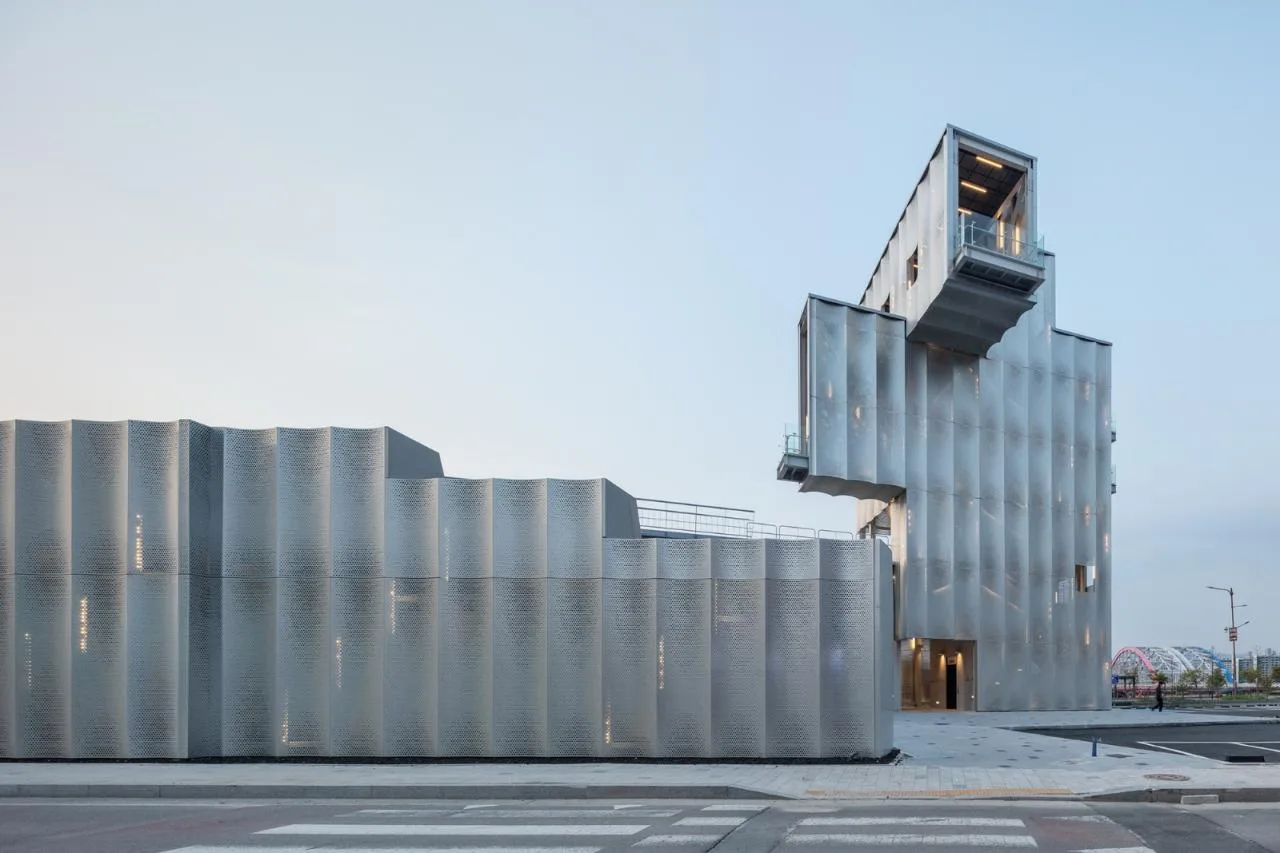 BIM Architecture | Advanced Use of Perforated Panels, Thousand Plateau Observation Deck/Emer sys