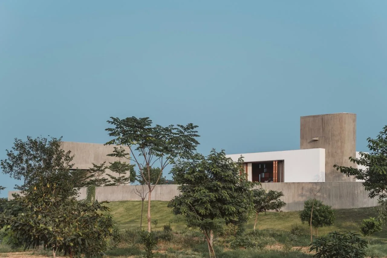 BIM Architecture | Enclosed Home/Design Ni Dukaan