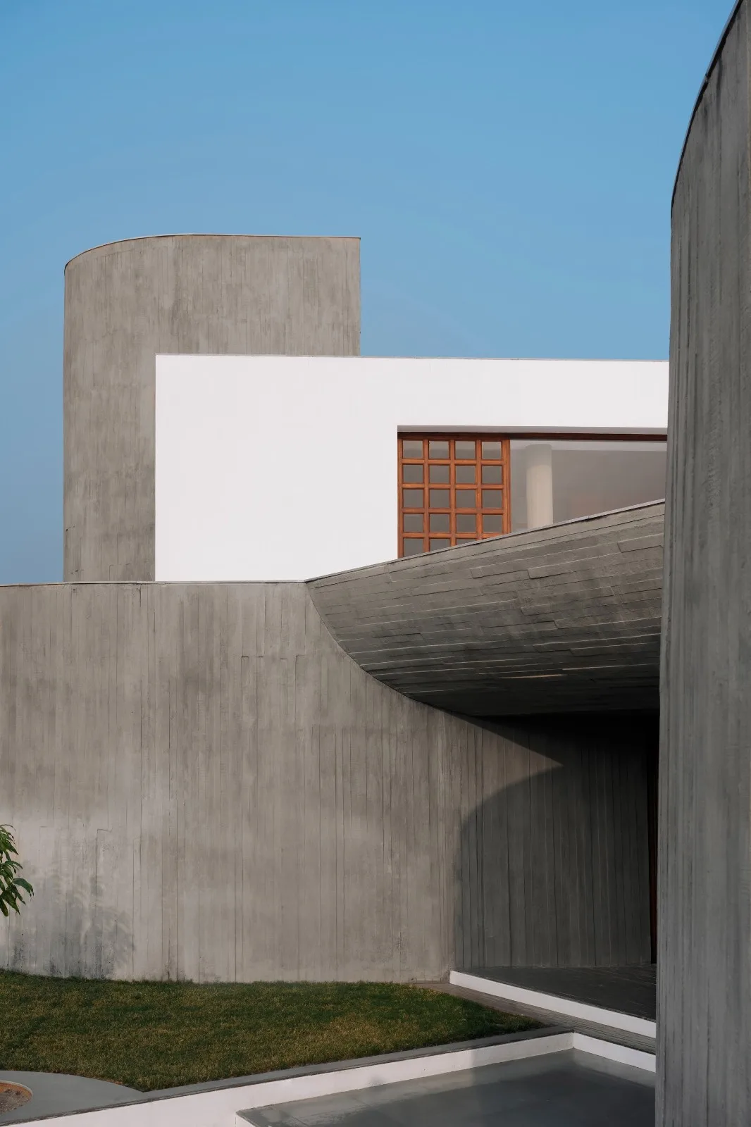 BIM Architecture | Enclosed Home/Design Ni Dukaan