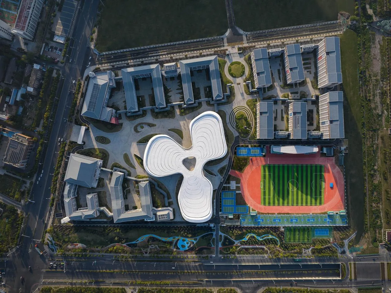 BIM Architecture | Meeting the Stars in the Sea of Yao - Hefei Yizhongdong Campus/Zhejiang University Architectural Design and Research Institute