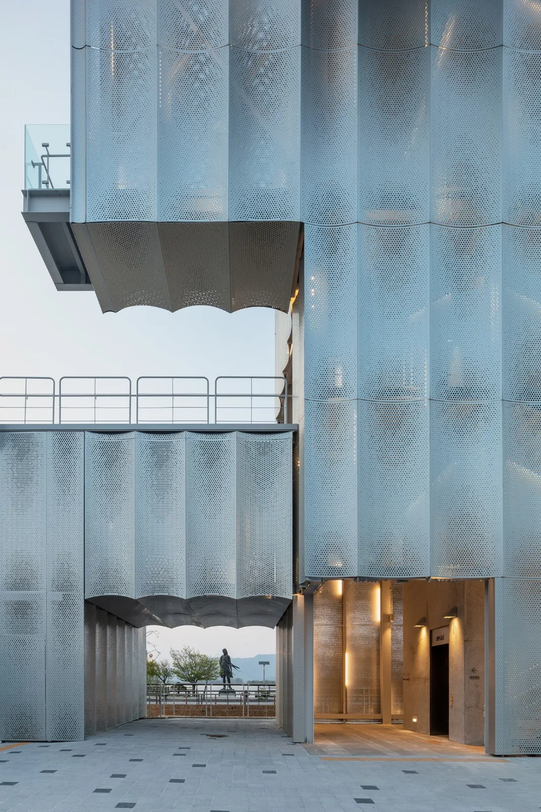 BIM Architecture | Advanced Use of Perforated Panels, Thousand Plateau Observation Deck/Emer sys