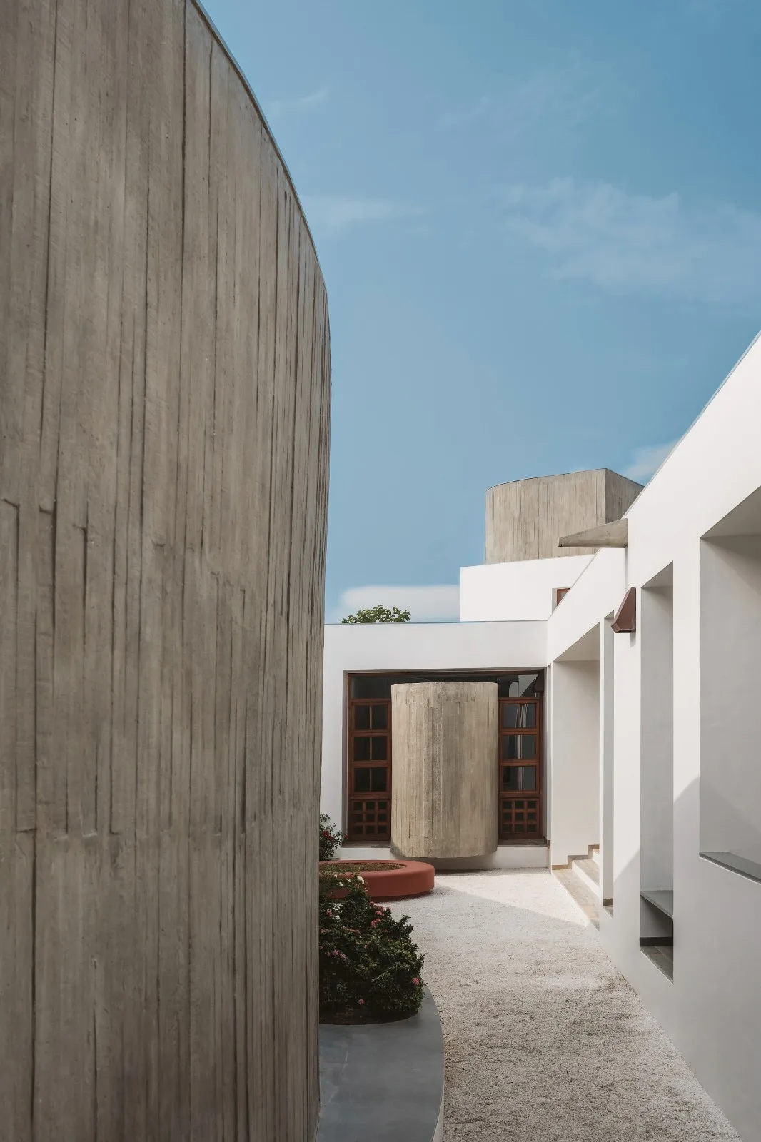 BIM Architecture | Enclosed Home/Design Ni Dukaan