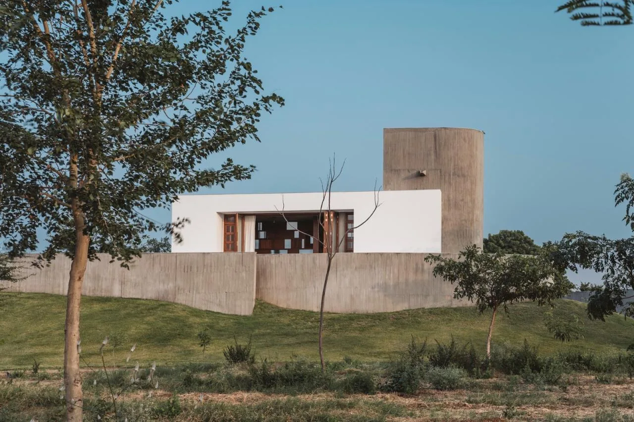 BIM Architecture | Enclosed Home/Design Ni Dukaan
